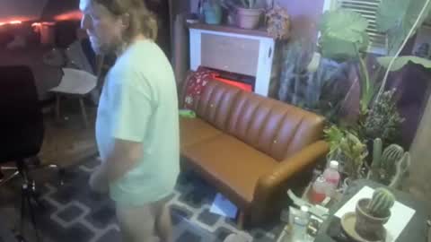 Snapshot of nikkiandtony chatting on 01-19-25, 04:22 nikkiandtony online show from 01-19-25, 04:22