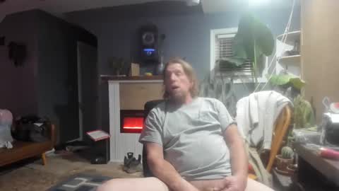 Snapshot of nikkiandtony chatting on 02-15-25, 10:33 nikkiandtony online show from 02-15-25, 10:33