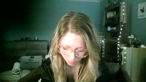 nikkib653466 online show from 01-13-26, 06:57
