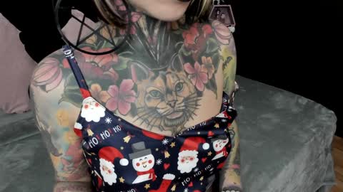 Nikki Ramone   online show from 12-22-24, 01:00