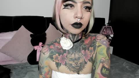 Nikki Ramone   online show from 01-08-25, 06:09