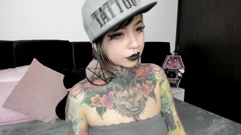 Nikki Ramone   online show from 01-10-25, 03:16