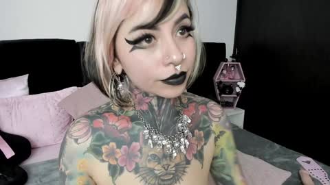 Nikki Ramone   online show from 01-11-25, 06:01