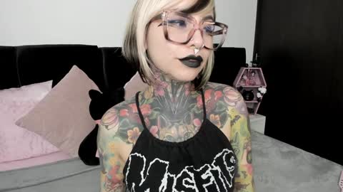 Nikki Ramone   online show from 01-13-25, 05:55