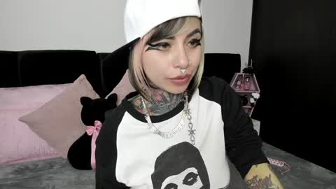 Nikki Ramone   online show from 01-22-25, 06:20