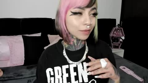 Nikki Ramone   online show from 02-11-25, 12:48