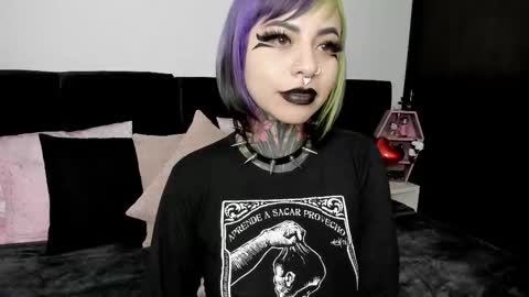 Nikki Ramone   online show from 02-15-25, 05:09