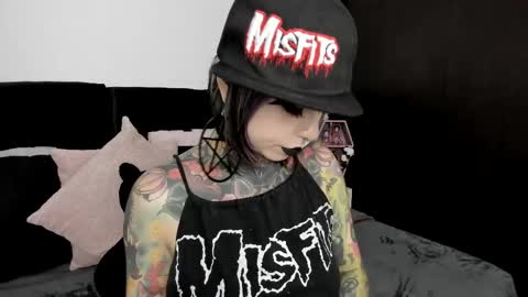 Nikki Ramone   online show from 02-27-25, 02:42