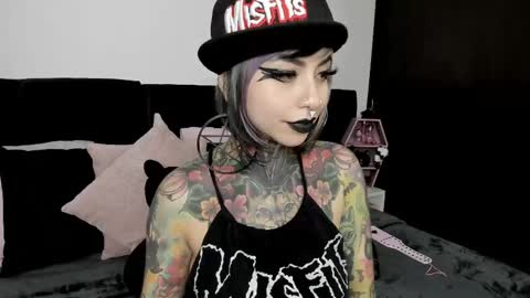 Nikki Ramone   online show from 02-27-25, 05:45