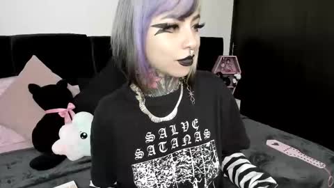 Nikki Ramone   online show from 03-12-25, 05:24