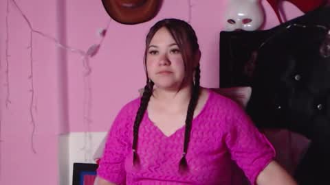 Snapshot of nikkirous_ chatting on 01-27-25, 05:26 Nikkirous online show from 01-27-25, 05:26