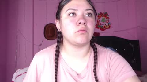 Snapshot of nikkirous_ chatting on 03-04-25, 12:33 Nikkirous online show from 03-04-25, 12:33