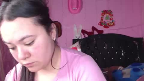 Snapshot of nikkirous_ chatting on 03-05-25, 04:02 Nikkirous online show from 03-05-25, 04:02