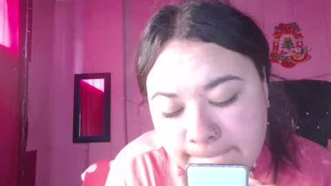 Snapshot of nikkirous_ chatting on 10-27-25, 01:04 Nikkirous online show from 10-27-25, 01:04