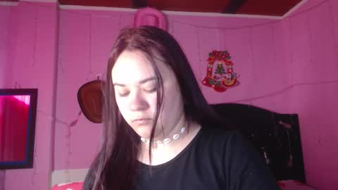 Snapshot of nikkirous_ chatting on 11-03-25, 02:07 Nikkirous online show from 11-03-25, 02:07