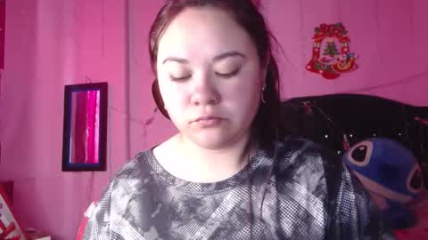 Snapshot of nikkirous_ chatting on 11-17-25, 02:45 Nikkirous online show from 11-17-25, 02:45