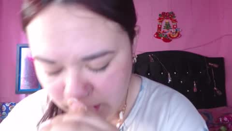 Snapshot of nikkirous_ chatting on 12-16-25, 01:16 Nikkirous online show from 12-16-25, 01:16