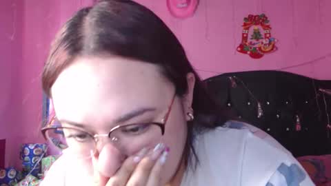 Snapshot of nikkirous_ chatting on 12-18-25, 05:19 Nikkirous online show from 12-18-25, 05:19