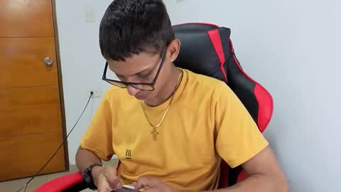 Snapshot of niklaus_wolf chatting on 02-25-26, 12:31 niklaus_wolf online show from 02-25-26, 12:31