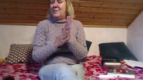 Nikole1 online show from 11-10-25, 10:58