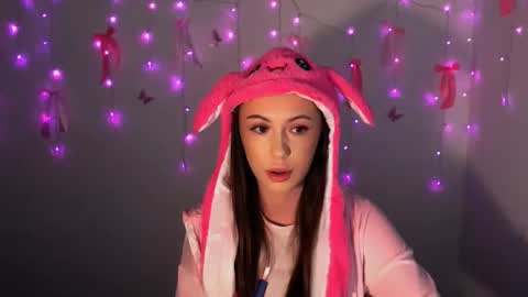 nikonara_ online show from 12-21-25, 01:07