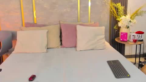 Niko Stone online show from 09-26-25, 06:17