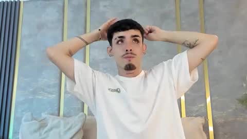 Niko Stone online show from 12-21-25, 04:19