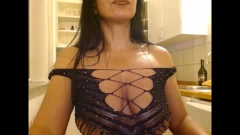Snapshot of niky_sweet19 chatting on 03-10-25, 02:06 niky_sweet19 online show from 03-10-25, 02:06