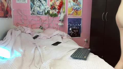 Nikylaine online show from 12-28-24, 03:15