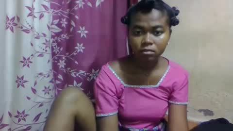 Snapshot of nilahmarie chatting on 01-08-26, 03:31 nilah online show from 01-08-26, 03:31