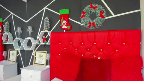 Snapshot of nina_cute06 chatting on 12-30-24, 03:47 Nina online show from 12-30-24, 03:47