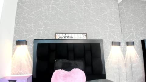 Snapshot of nina_cute06 chatting on 01-21-25, 06:54 Nina online show from 01-21-25, 06:54