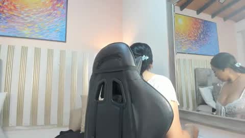 Snapshot of nina_glow_ chatting on 02-23-26, 11:18 nina_glow_ online show from 02-23-26, 11:18