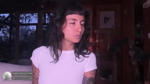 Nina.  online show from 10-11-25, 10:41