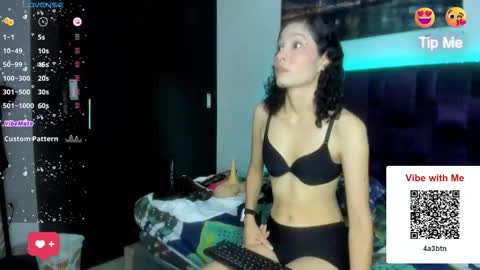 Snapshot of nina_vergara chatting on 02-22-26, 01:40 nina_vergara online show from 02-22-26, 01:40