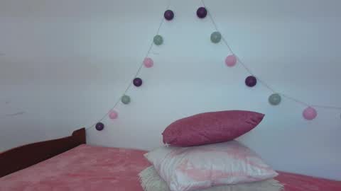 Nina online show from 01-15-26, 04:55