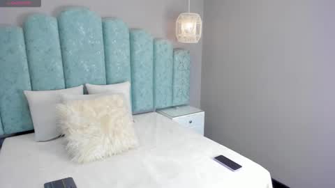 Nina  online show from 01-10-26, 03:08