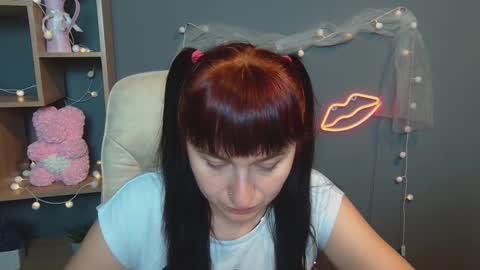 ninaflawlees online show from 09-18-25, 12:07