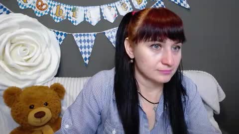 ninaflawlees online show from 10-06-25, 12:02