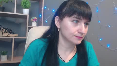 ninaflawlees online show from 11-22-25, 12:37