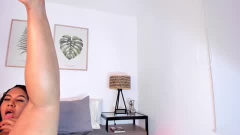 Snapshot of ninag0ld chatting on 12-19-24, 06:45 Nina Sara online show from 12-19-24, 06:45