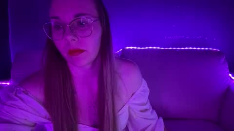 Snapshot of ninaglow_ chatting on 09-09-25, 06:40 ninaglow_ online show from 09-09-25, 06:40