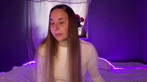 Snapshot of ninaglow_ chatting on 09-24-25, 01:47 ninaglow_ online show from 09-24-25, 01:47