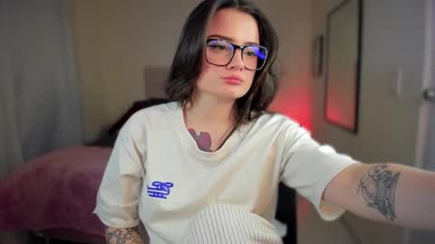 Snapshot of ninavolkov chatting on 01-09-25, 11:02 ninavolkov online show from 01-09-25, 11:02