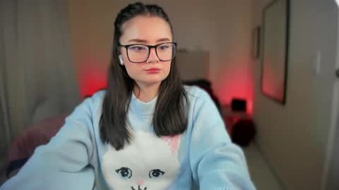 Snapshot of ninavolkov chatting on 01-15-25, 12:30 ninavolkov online show from 01-15-25, 12:30