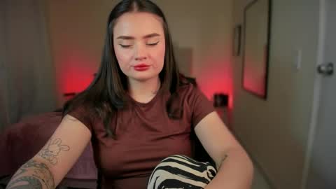 Snapshot of ninavolkov chatting on 01-15-25, 10:46 ninavolkov online show from 01-15-25, 10:46