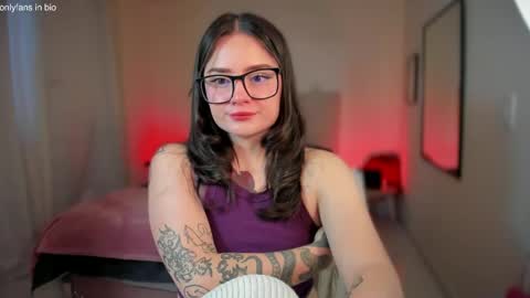 Snapshot of ninavolkov chatting on 02-01-25, 10:34 ninavolkov online show from 02-01-25, 10:34