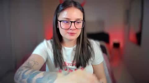 Snapshot of ninavolkov chatting on 02-12-25, 12:37 ninavolkov online show from 02-12-25, 12:37