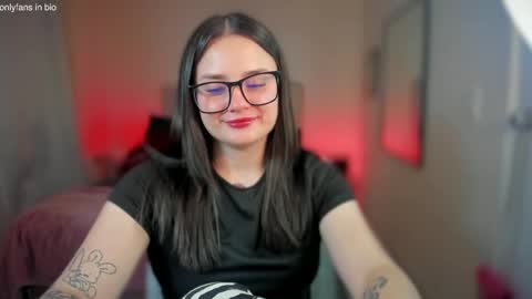 Snapshot of ninavolkov chatting on 02-21-25, 12:38 ninavolkov online show from 02-21-25, 12:38