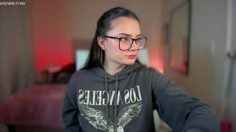 Snapshot of ninavolkov chatting on 02-26-25, 12:27 ninavolkov online show from 02-26-25, 12:27